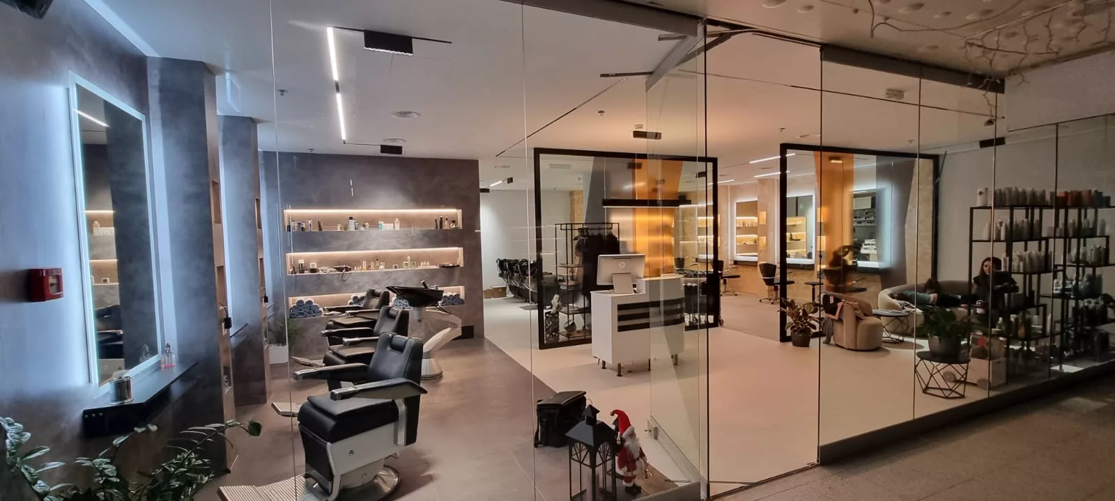Si Hair & Make-Up Gmbh