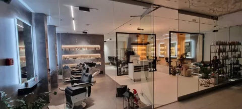 Si Hair & Make-Up Gmbh
