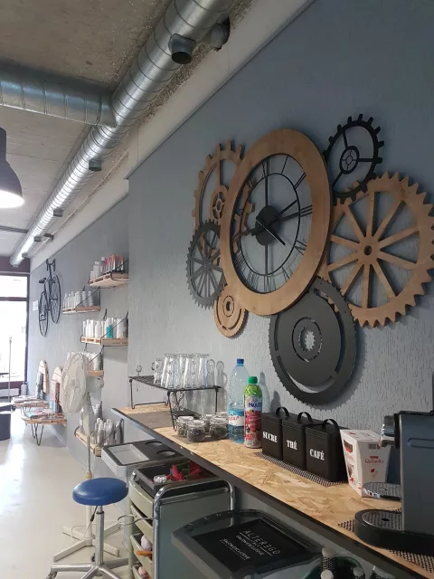 Le Hangar