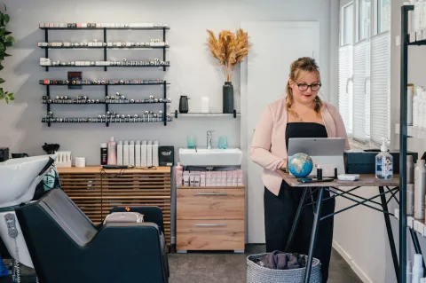 Zum Coiffeur Gmbh