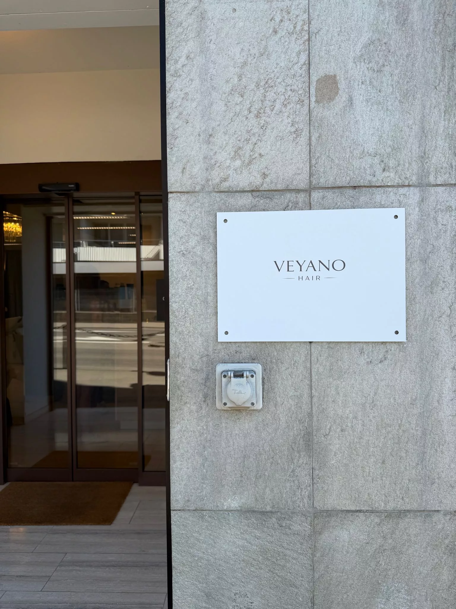 Veyano Hair