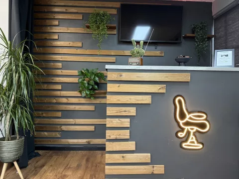 Hair Style & Beauty Salon