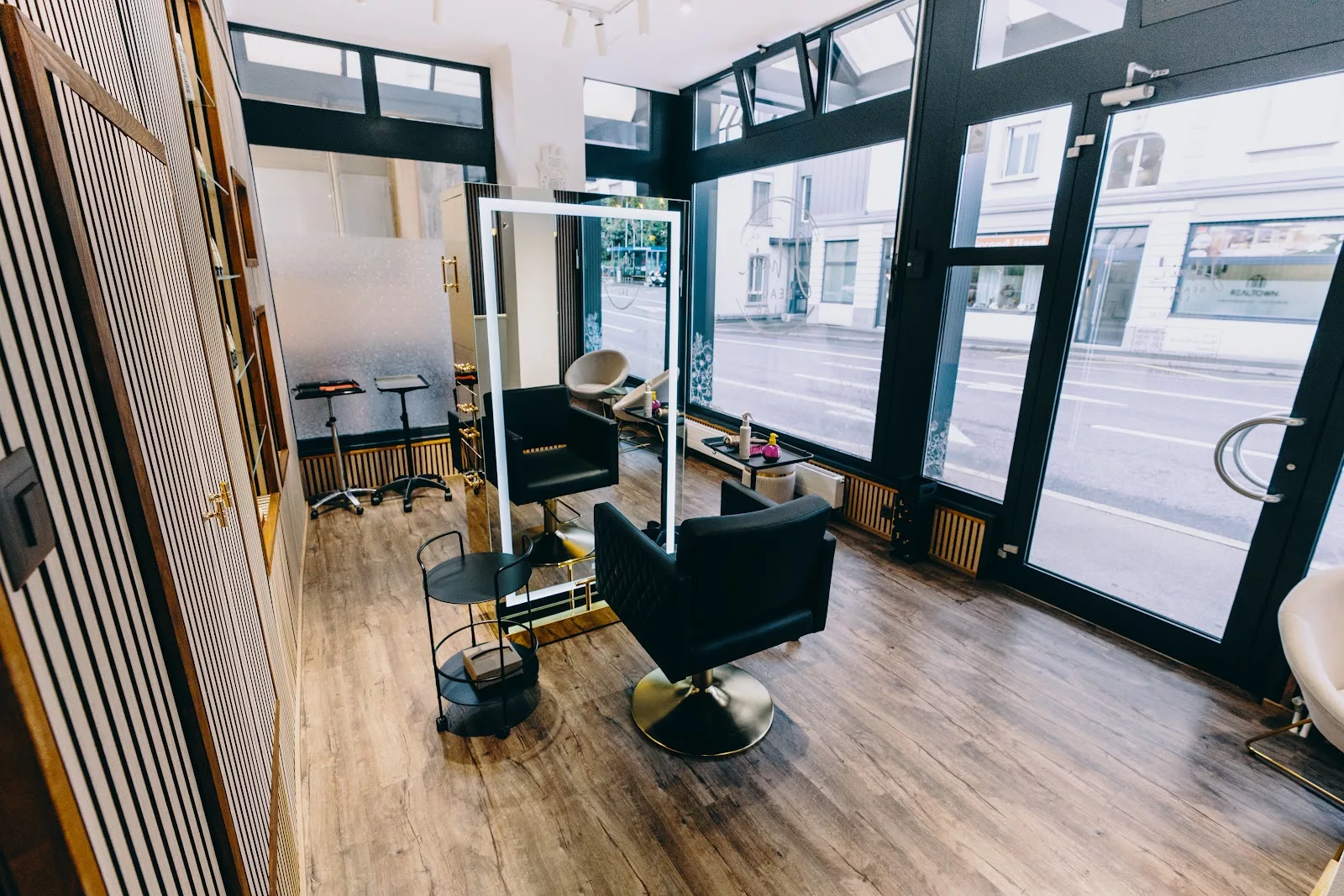 J Hair Beauty Lab