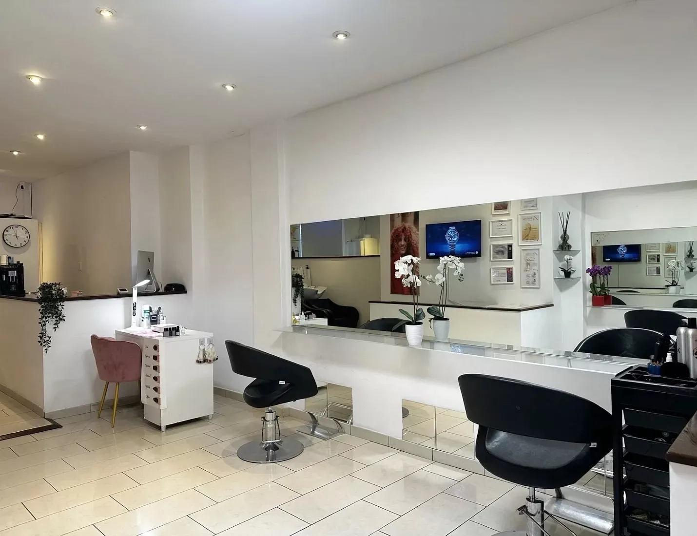 MK Beauty Chez Coiffure Praline