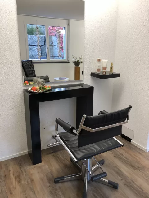 Hair & Nail Design