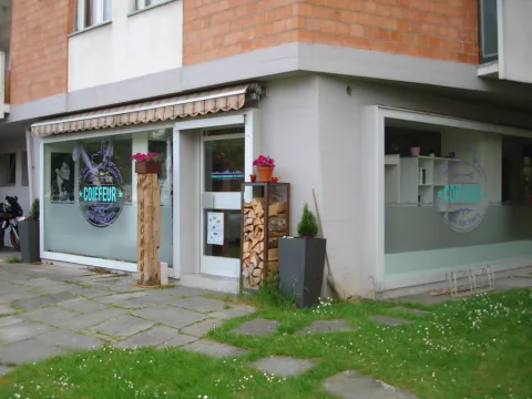 Coiffeur zum Hochhus