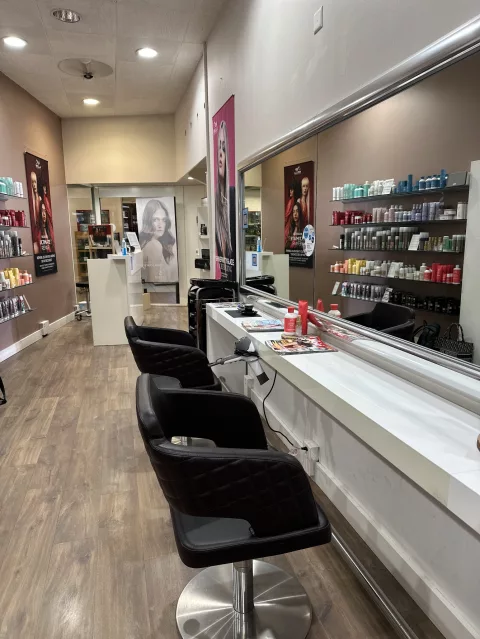 Initial Hair Essentials Centre Metropole