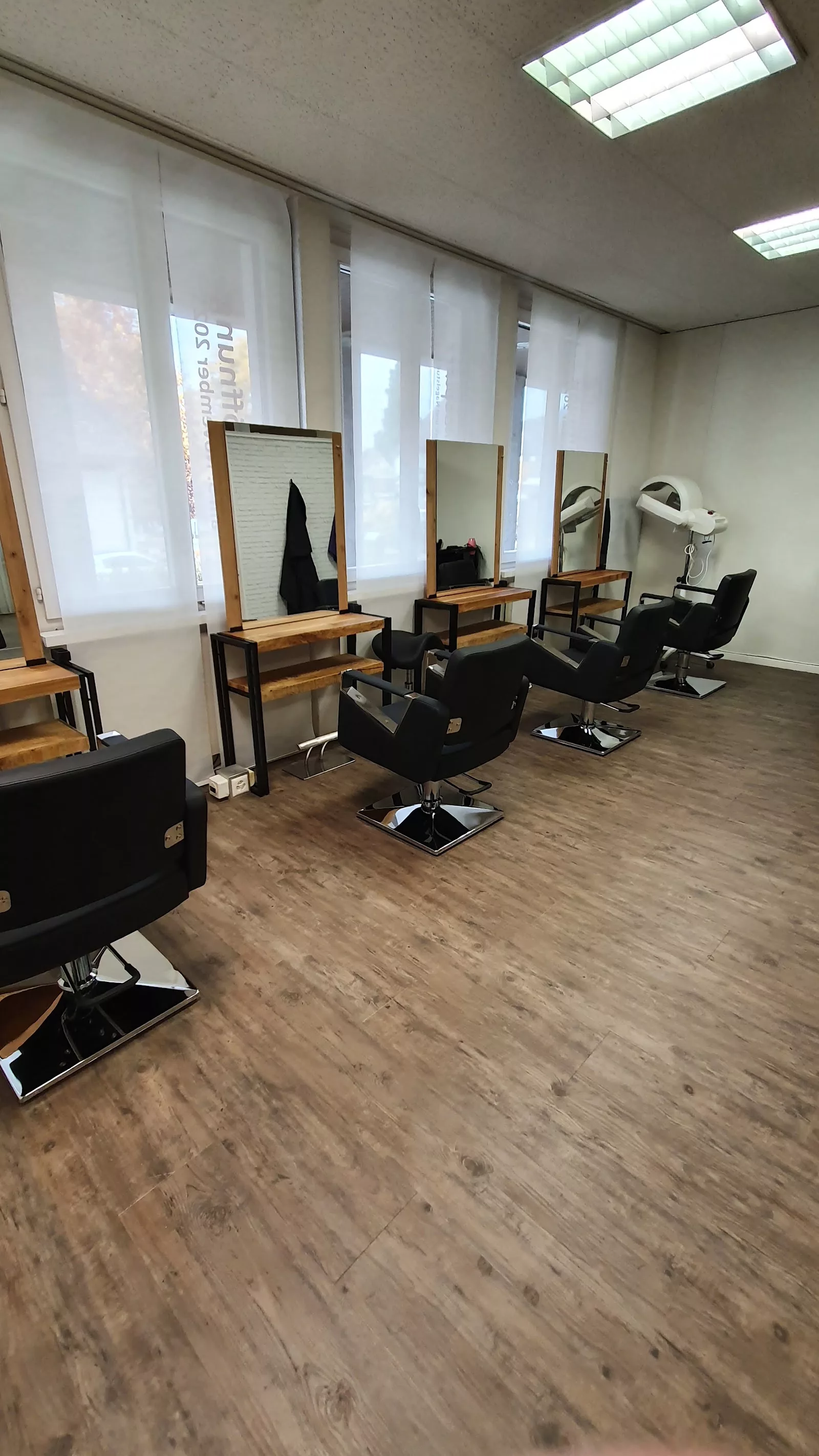 Coiffure Lieblingsplatz Nagel & Wimpernstudio