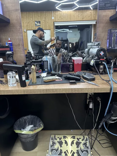 Junior the Barber at Coiffeure Bavel's Hairstyles
