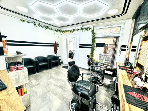 Metro Salon Pathmanathan
