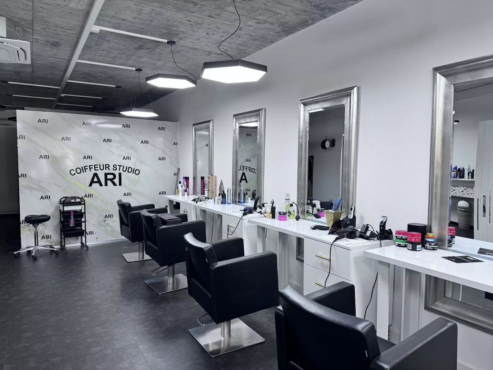 Coiffeur Studio Ari