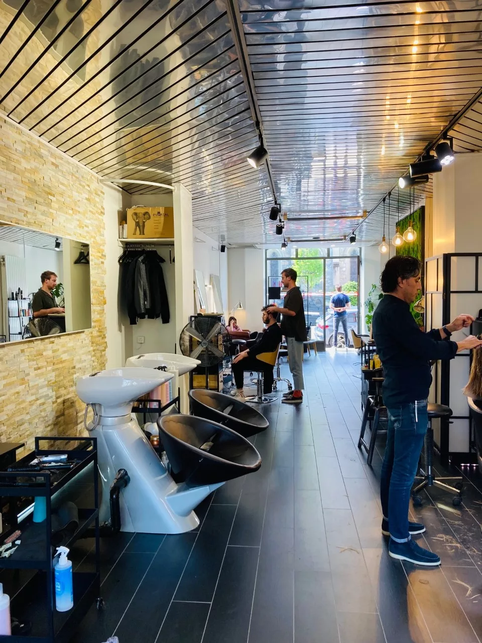 Ailleurs Hair Dressing