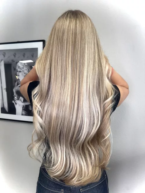 Illza Salii Hairdresser