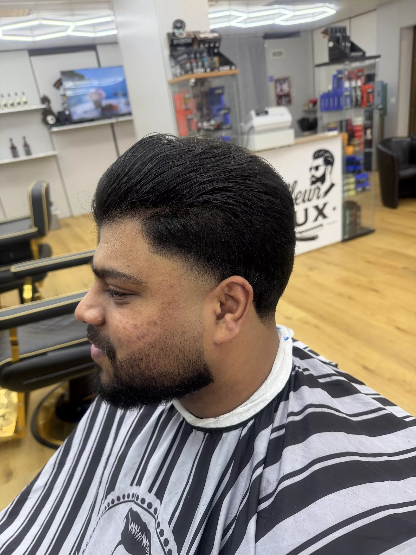 Coiffeur Suhr, Ali